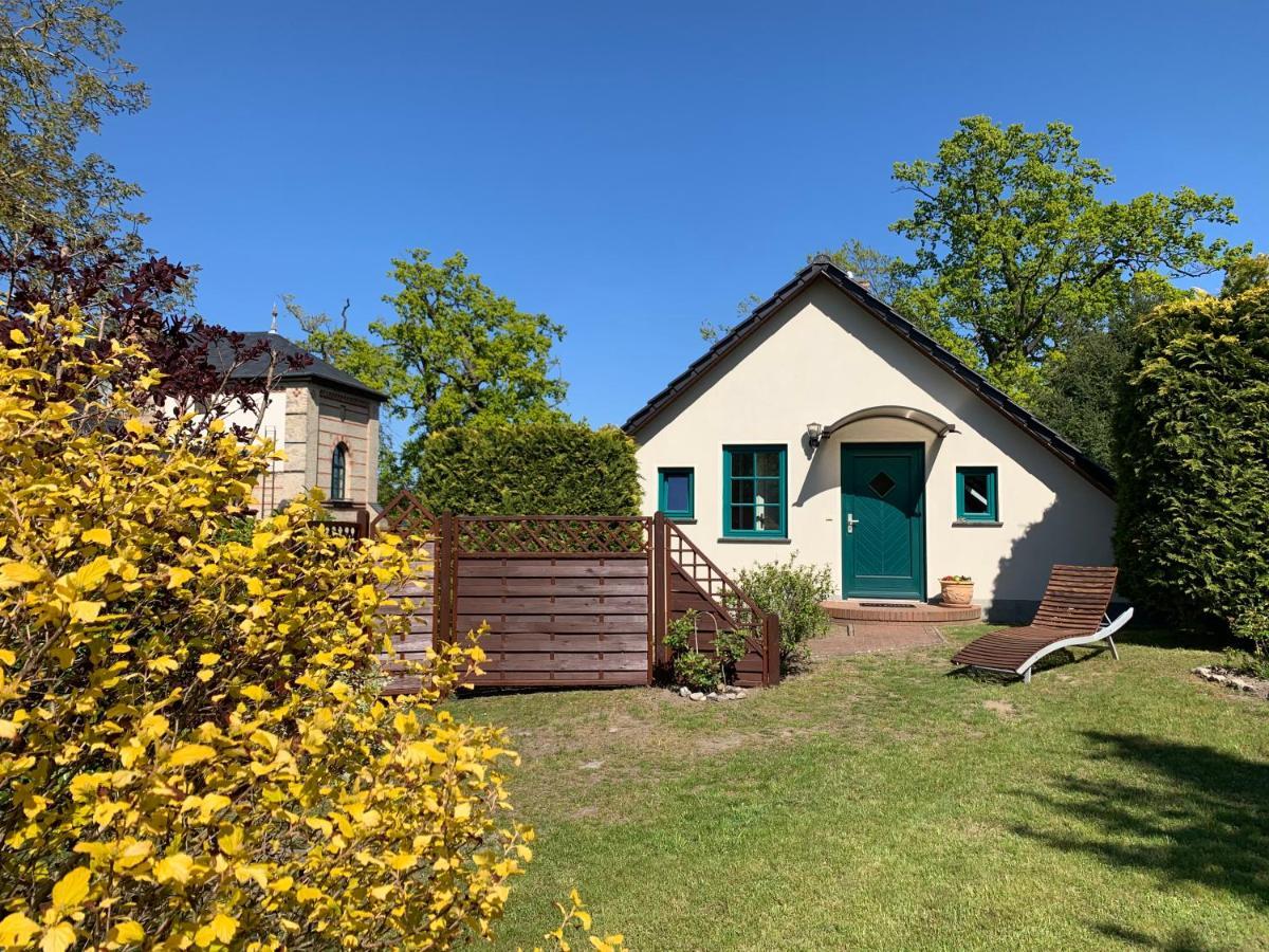 „Rentmeisterhaus Basedow“ Basedow  Exteriör bild