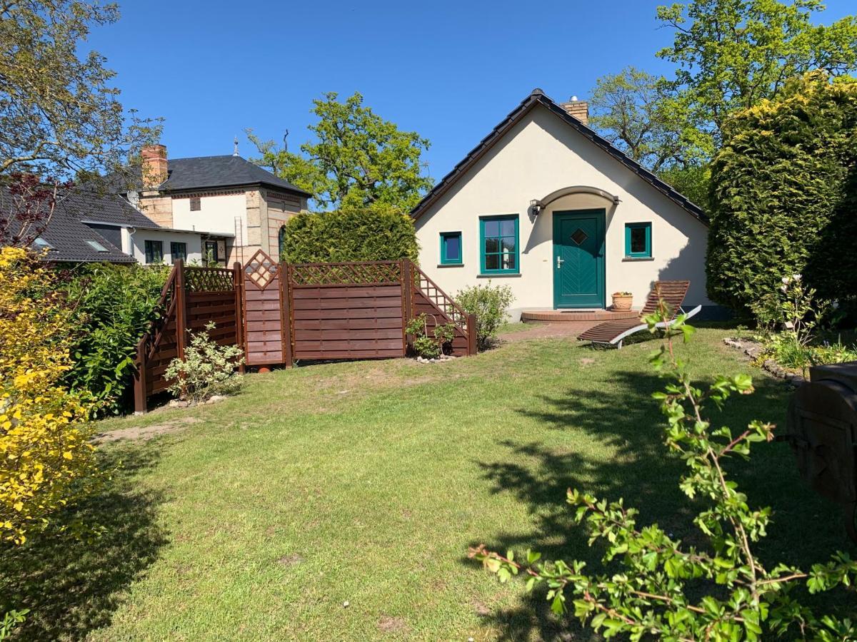 „Rentmeisterhaus Basedow“ Basedow  Exteriör bild
